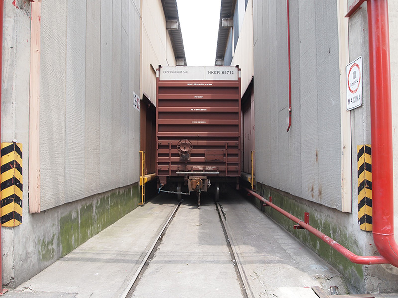 Ferrocarril saliendo desde OPL